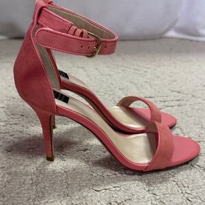 White House Black Market Elegant Salmon Pink Suede Heels Sandals Size 6.5